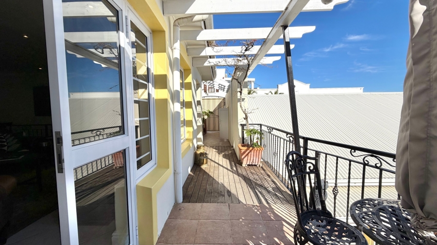 6 Bedroom Property for Sale in Gordons Bay Village Western Cape